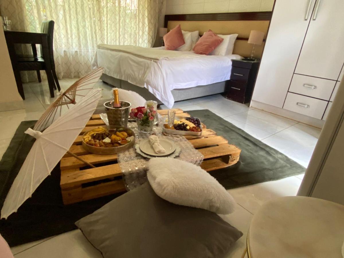 Riverton Manor Центурион Екстериор снимка