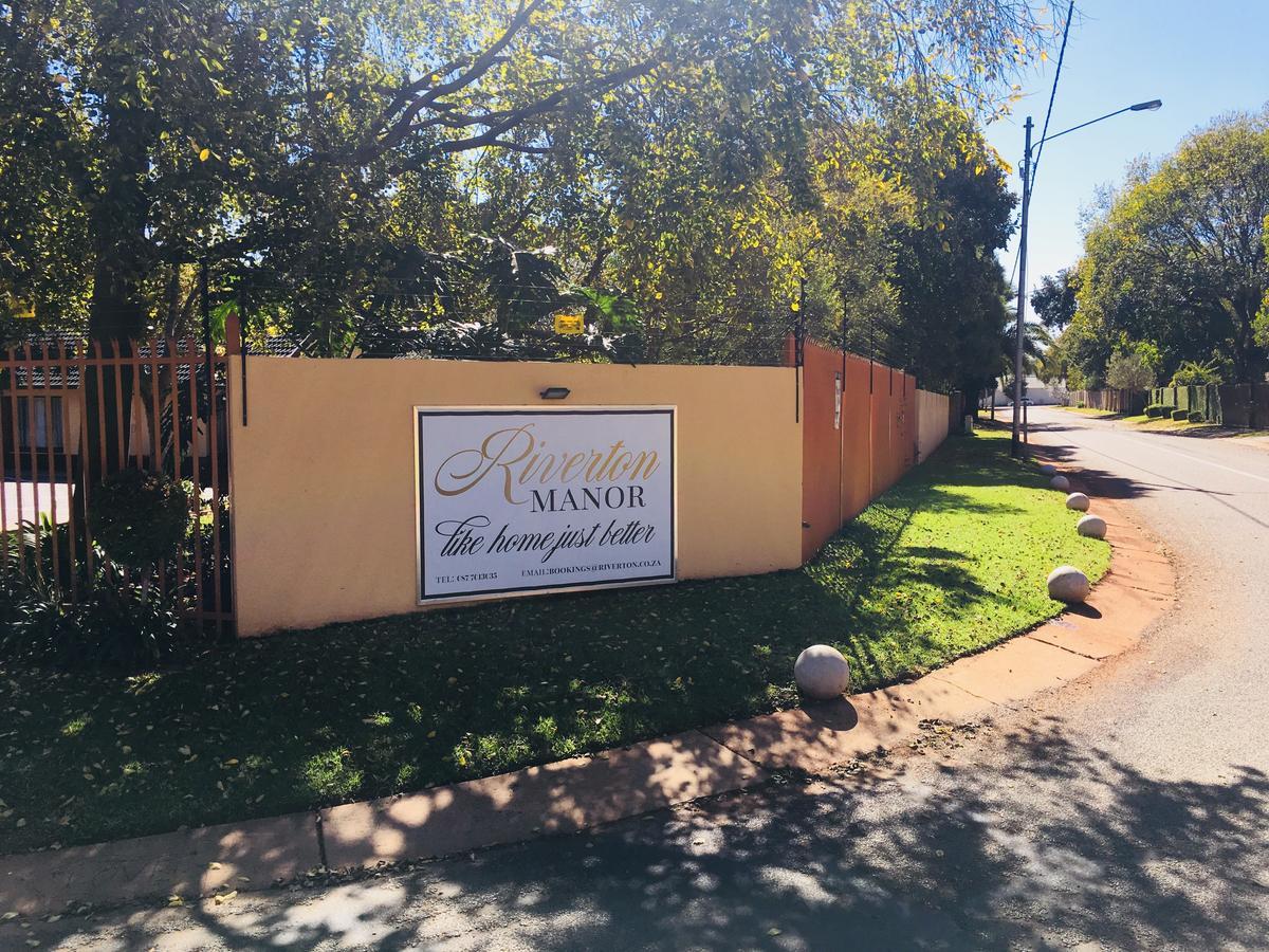 Riverton Manor Центурион Екстериор снимка
